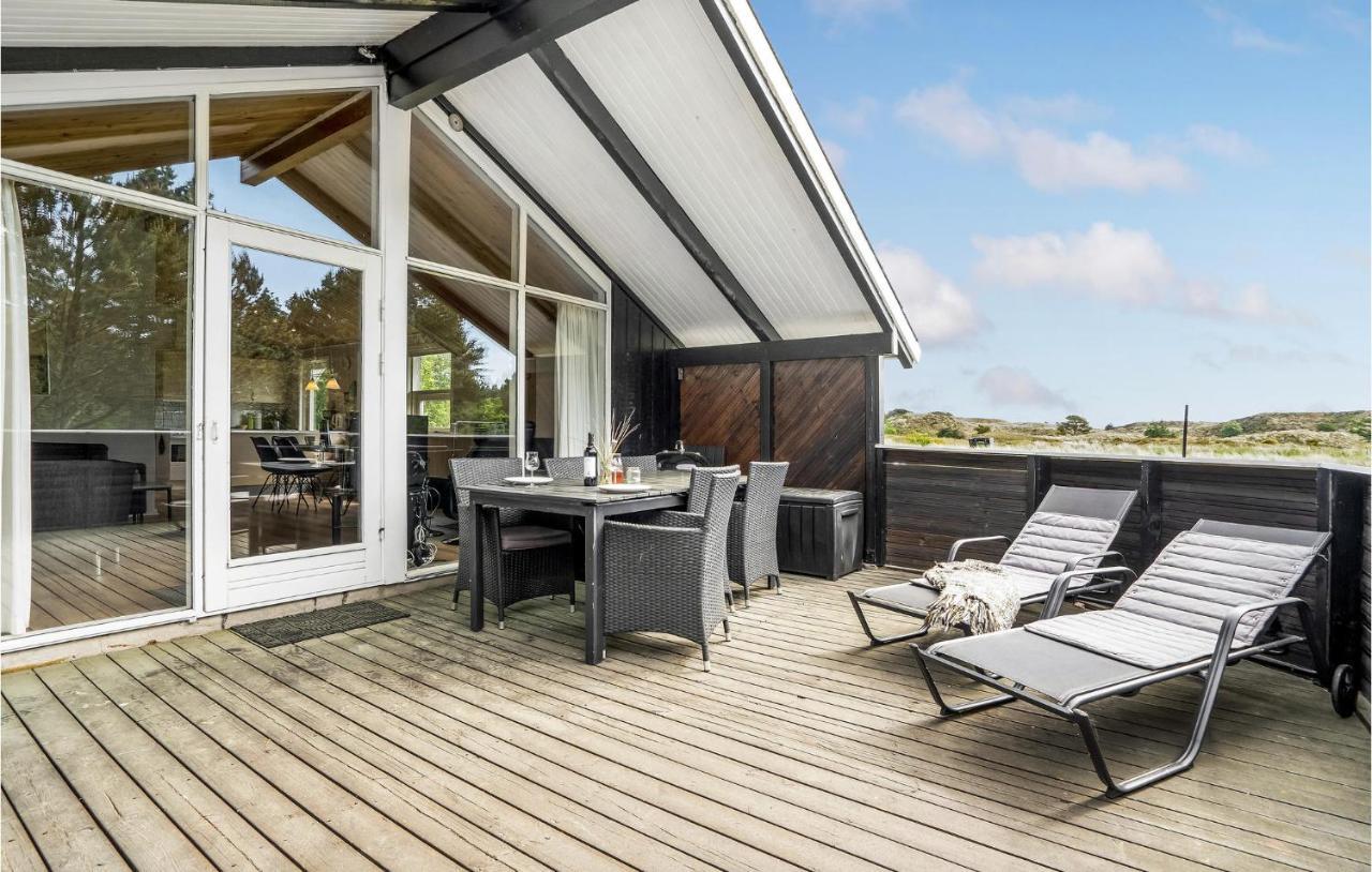 Amazing Home In Blavand With Wifi Extérieur photo