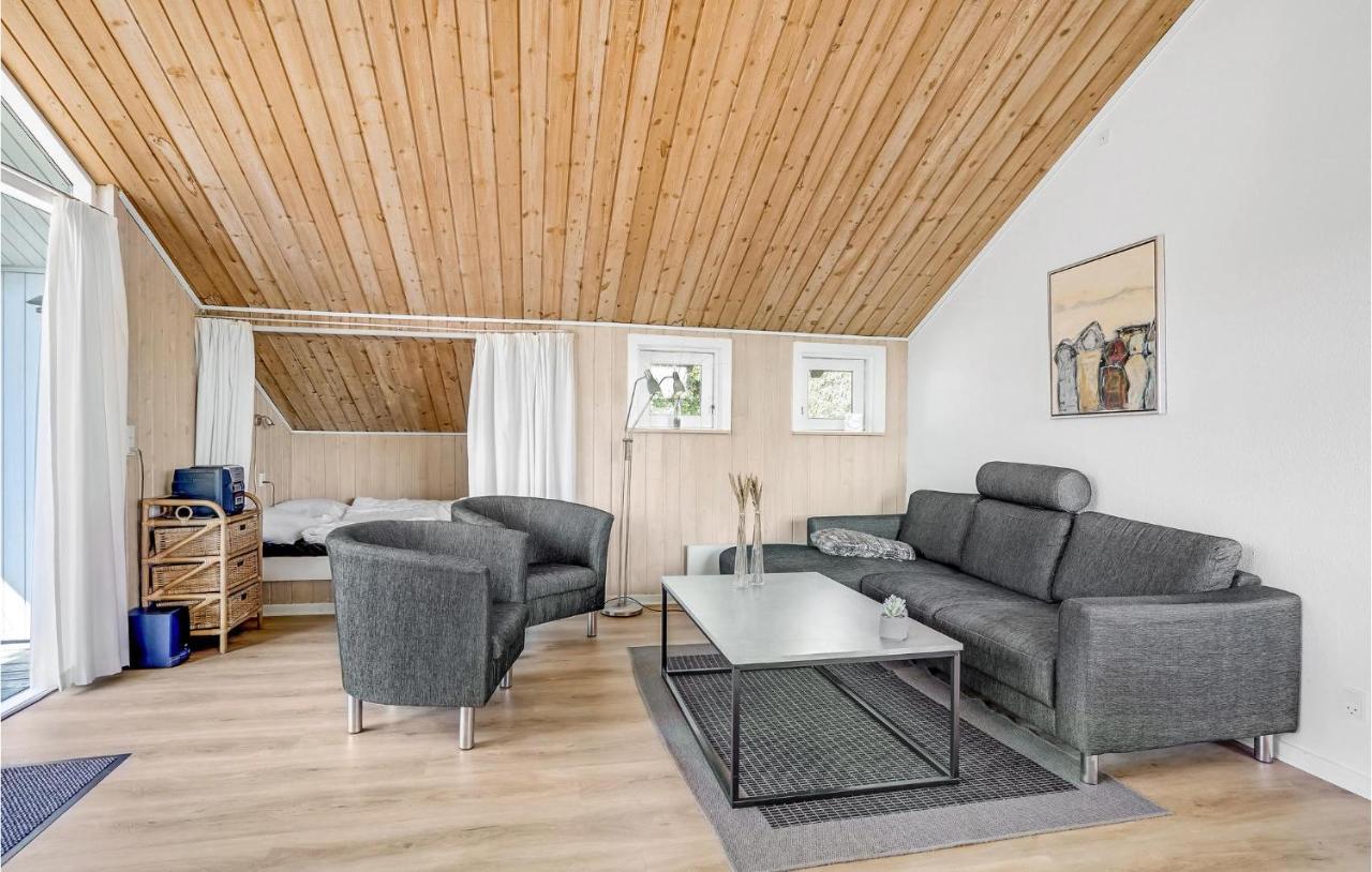Amazing Home In Blavand With Wifi Extérieur photo