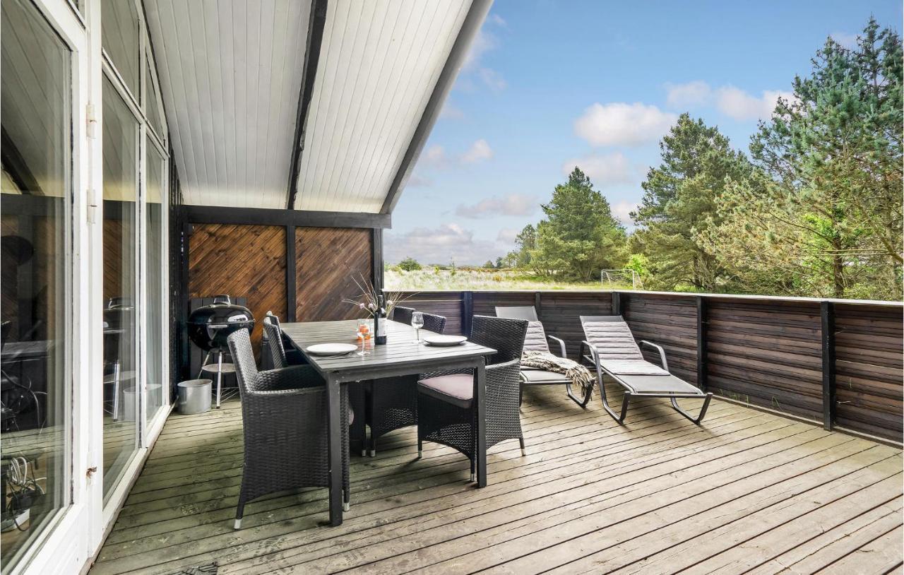 Amazing Home In Blavand With Wifi Extérieur photo