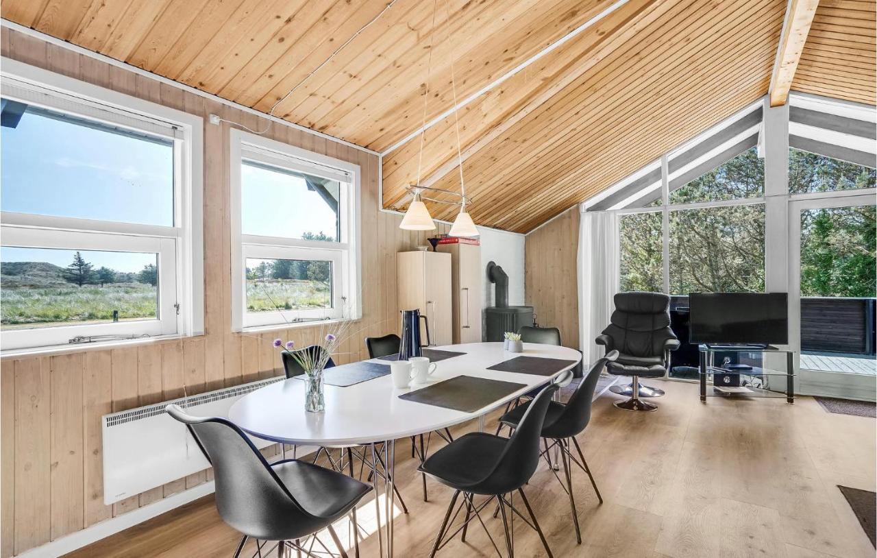 Amazing Home In Blavand With Wifi Extérieur photo