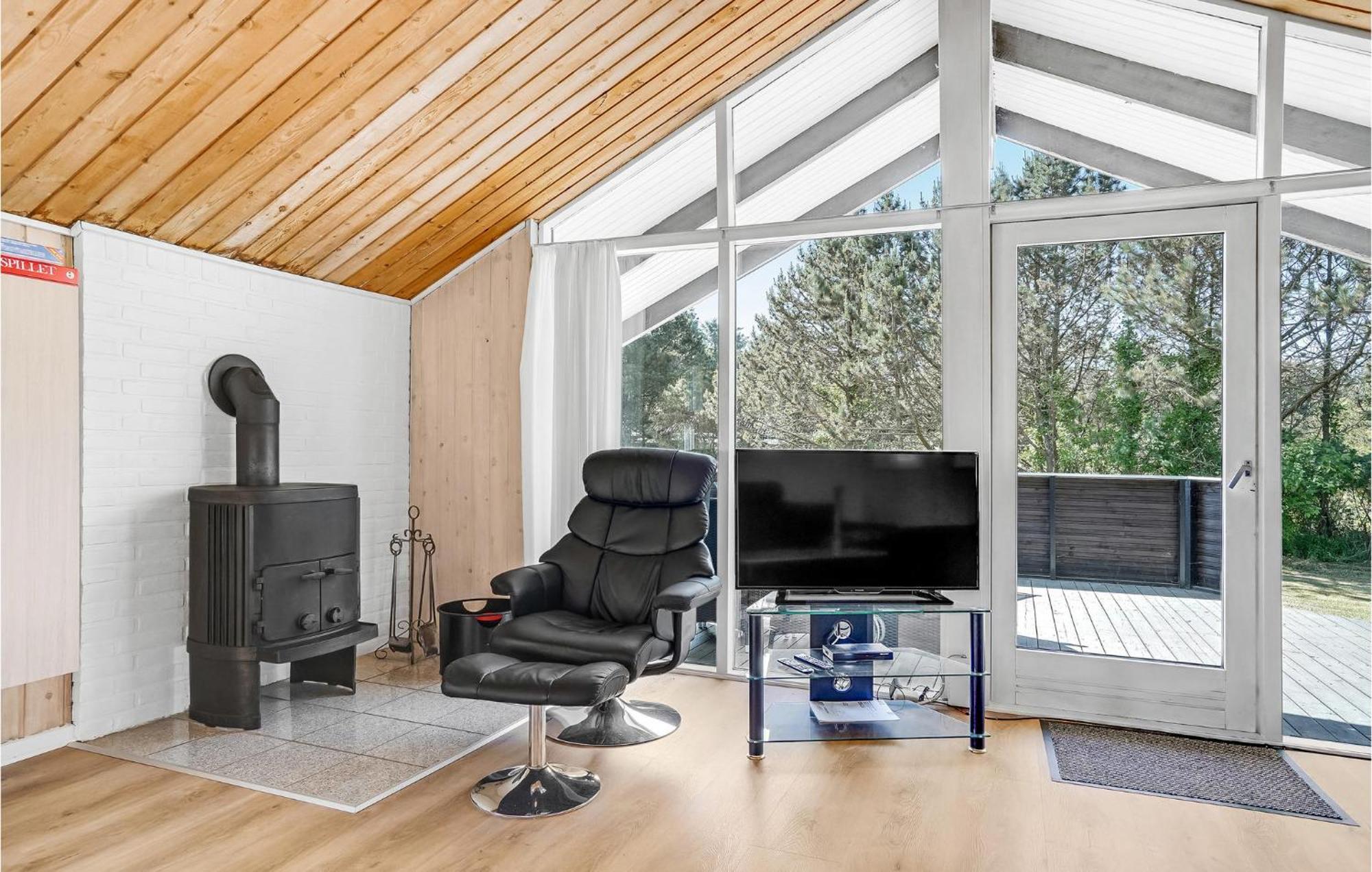 Amazing Home In Blavand With Wifi Extérieur photo